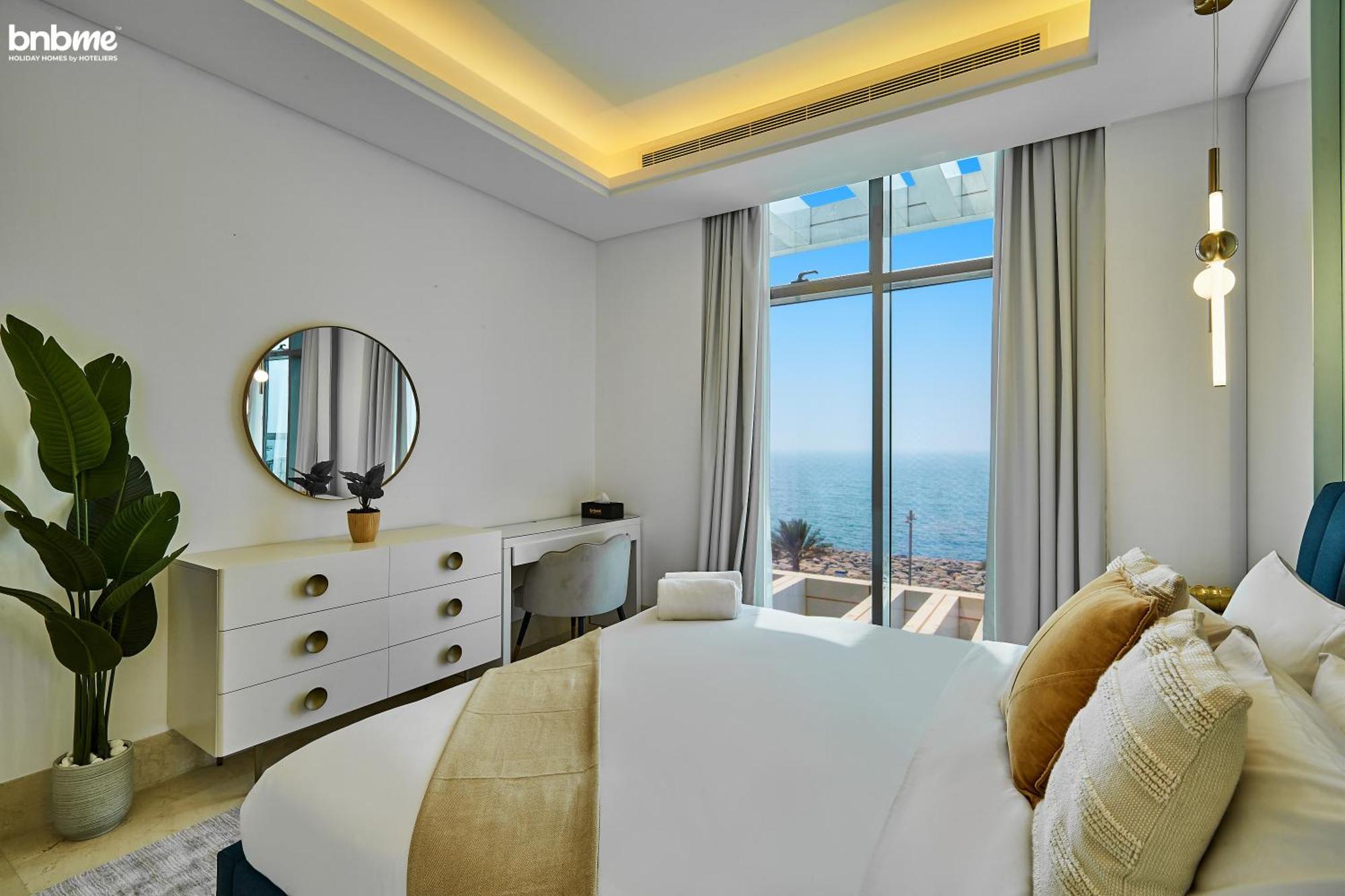 Bnbme - Th8 Palm Hotel Dubai Exterior photo