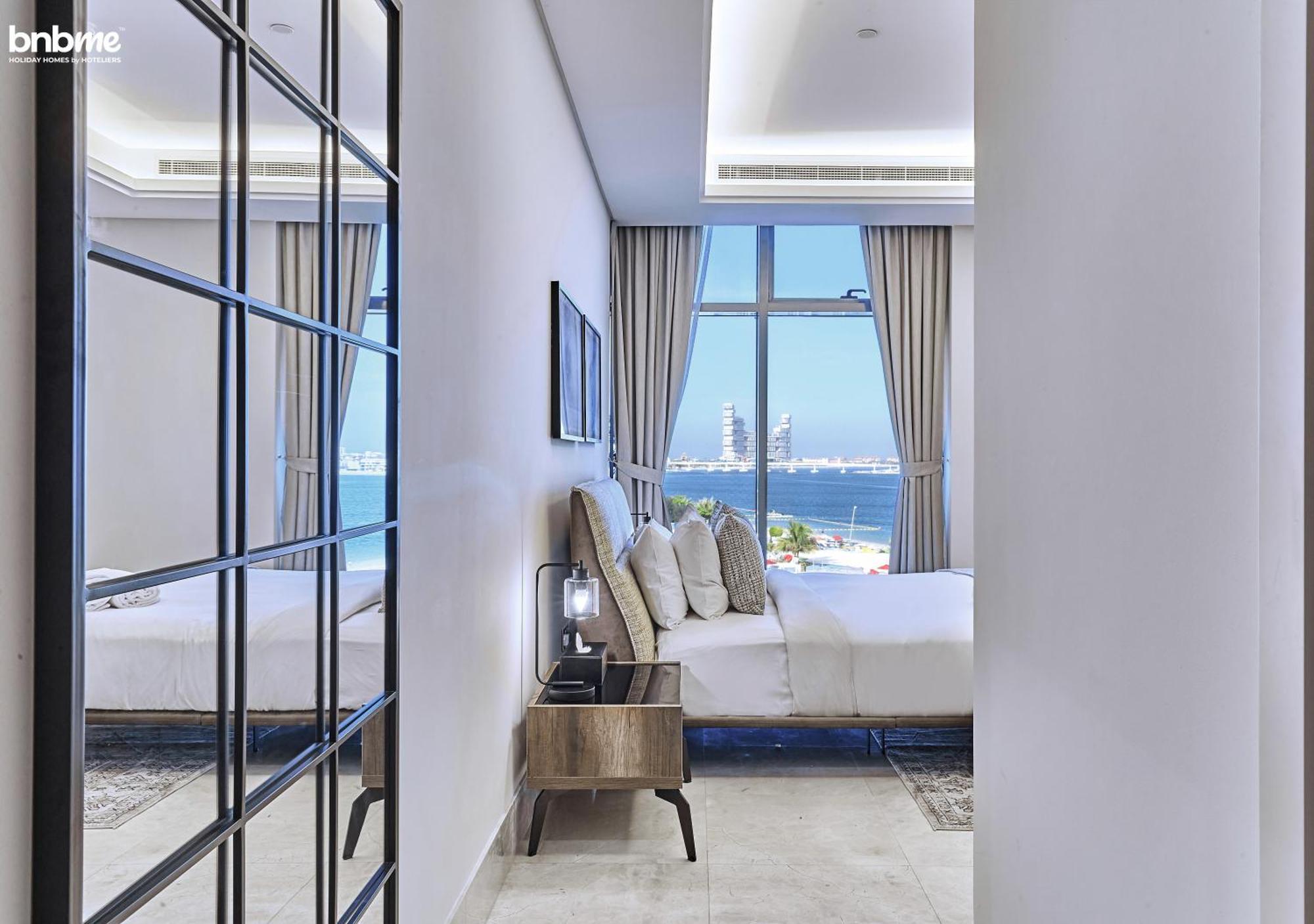 Bnbme - Th8 Palm Hotel Dubai Exterior photo