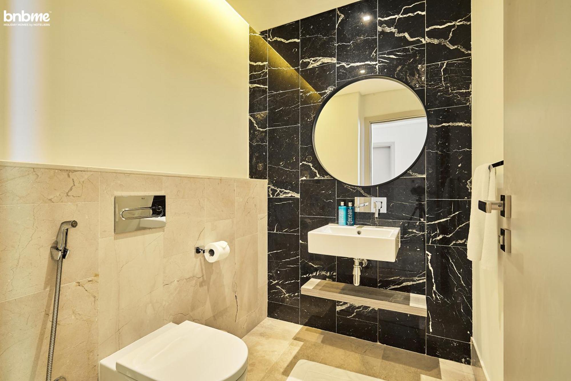 Bnbme - Th8 Palm Hotel Dubai Exterior photo