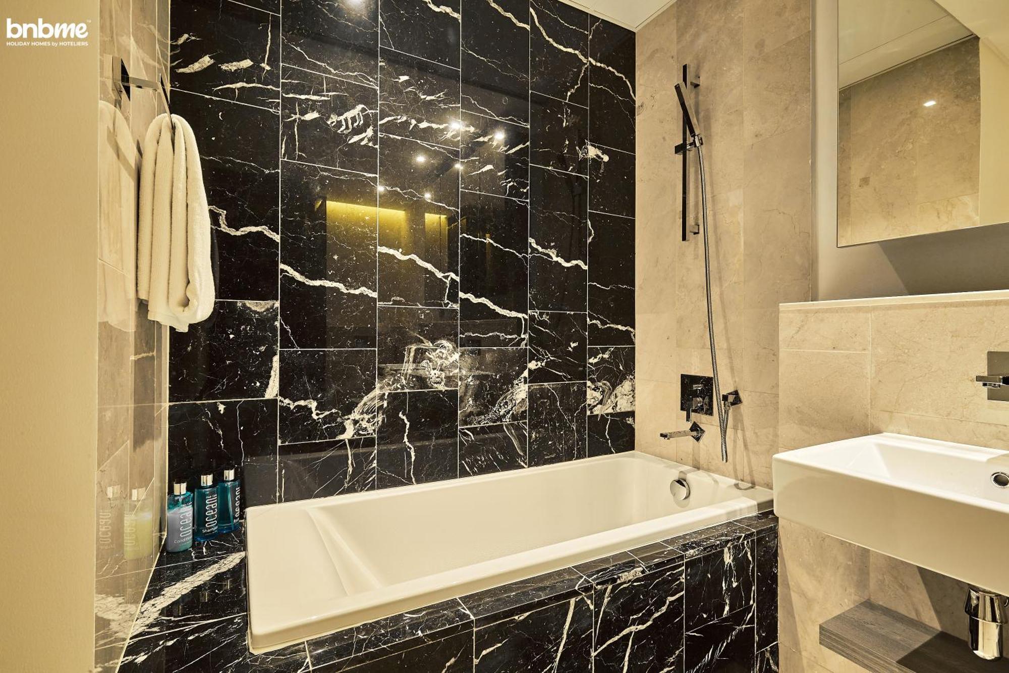 Bnbme - Th8 Palm Hotel Dubai Exterior photo