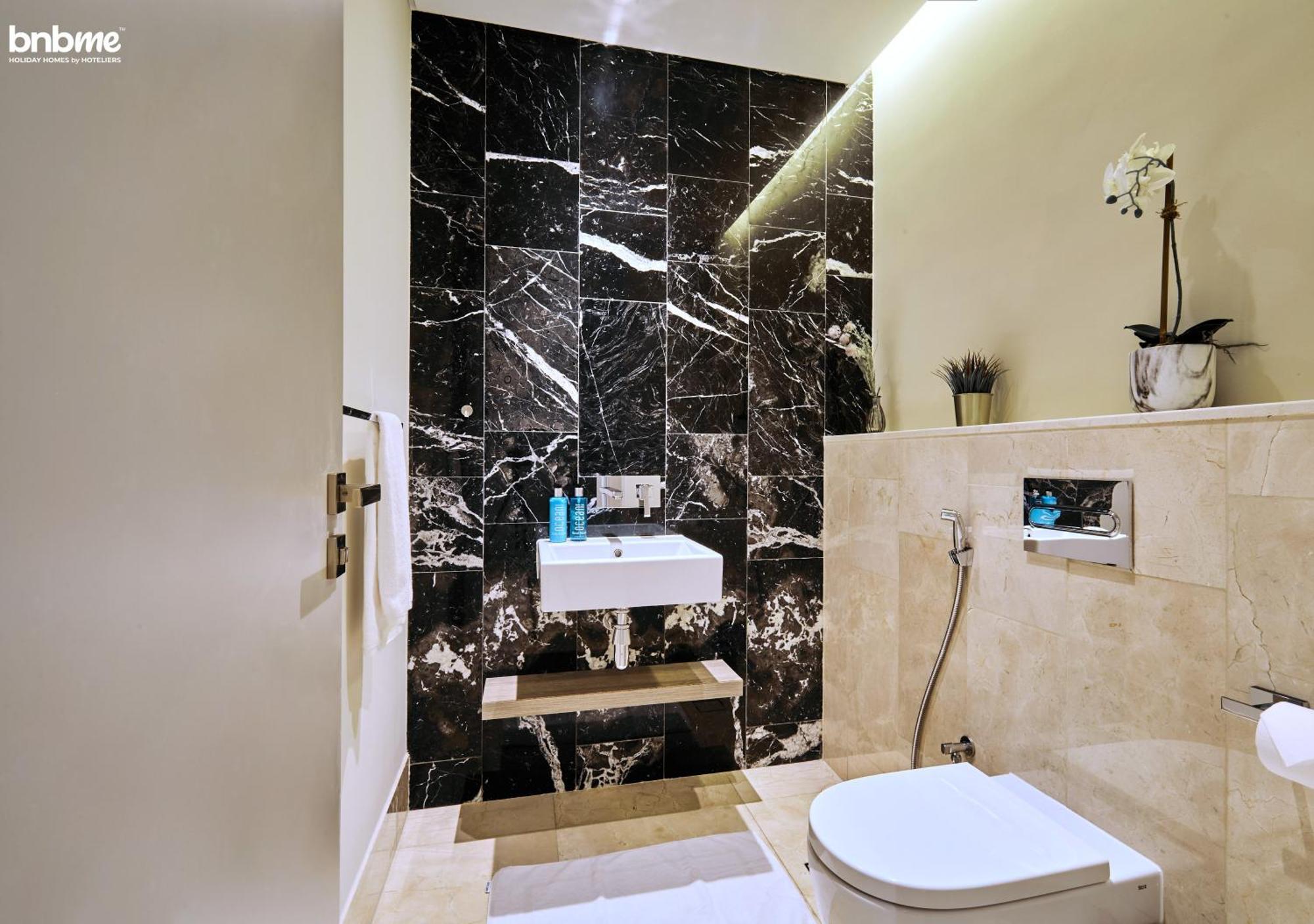 Bnbme - Th8 Palm Hotel Dubai Exterior photo